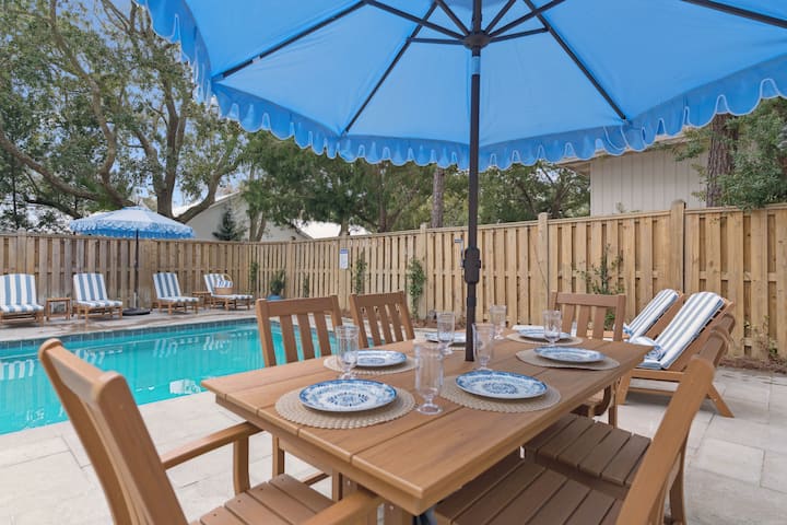 Sunset Peak Sleeps 12 With A Pool - St. Simons Island, GA