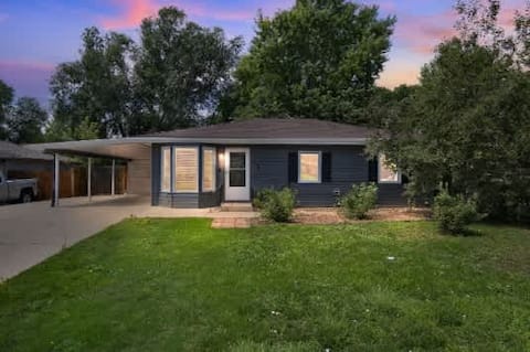 Top Airbnb: Peaceful Retreat with Hot Tub Kid and Dog Friendly in Longmont