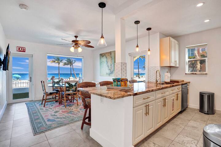 Sunset Oceanfront Villa gallery image 2