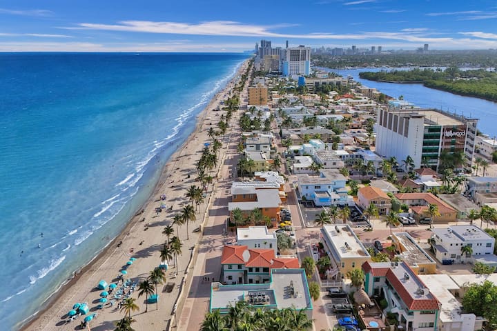 Sunset Oceanfront Villa