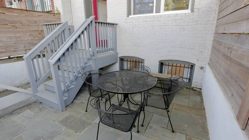 Anchored Abode – Family Friendly Cap Hill gallery image 3