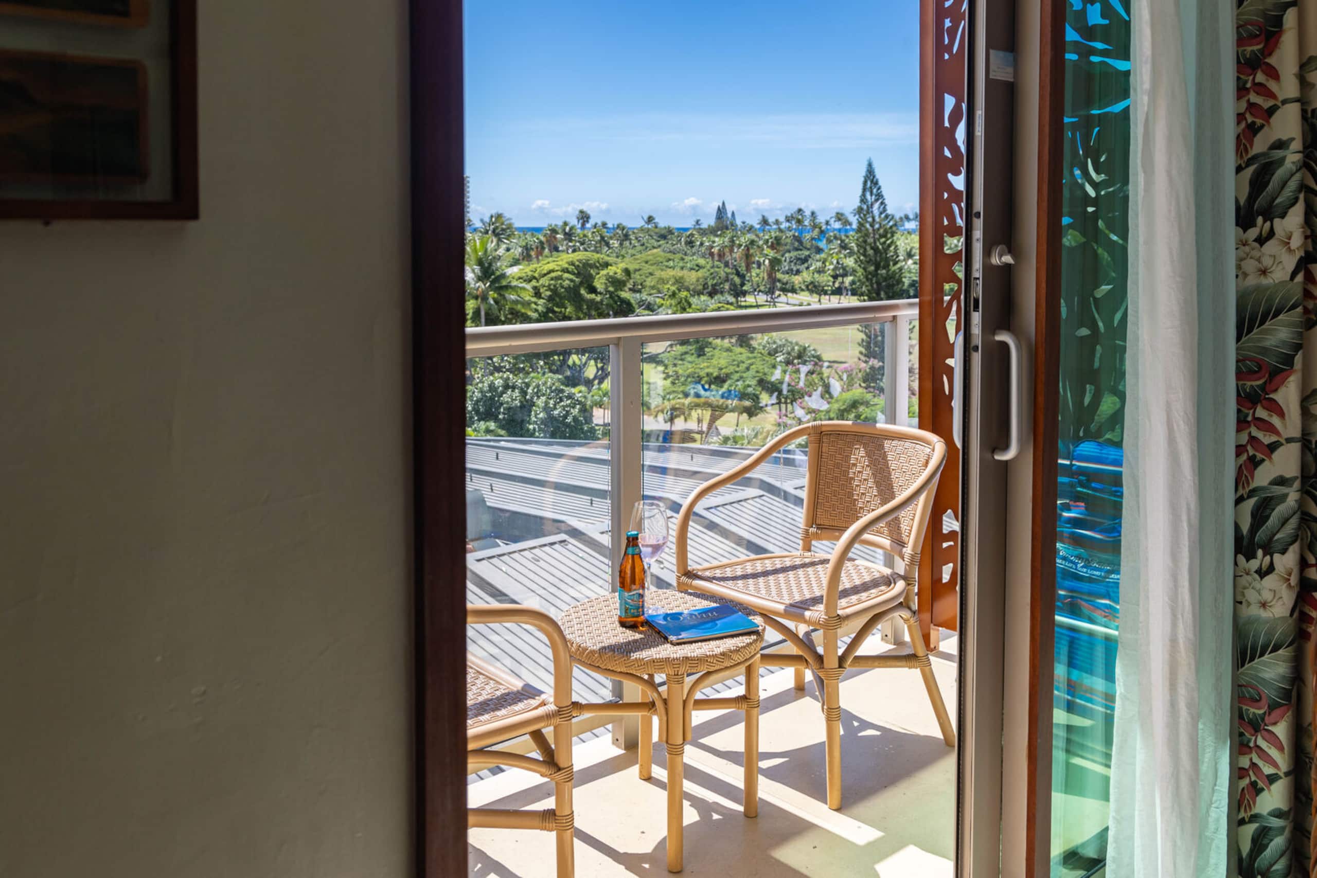 Condo in Honolulu · ★4.67 · 1 bedroom · 2 beds · 1 private bath - Image 19