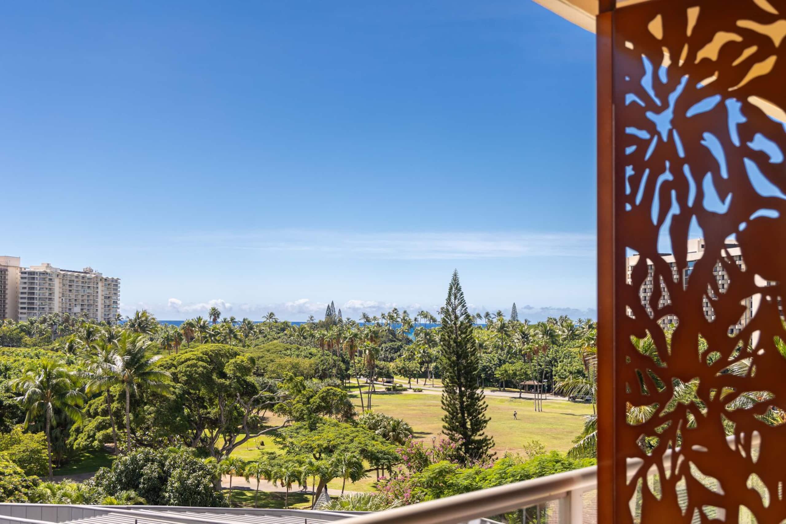 Condo in Honolulu · ★4.67 · 1 bedroom · 2 beds · 1 private bath - Image 20