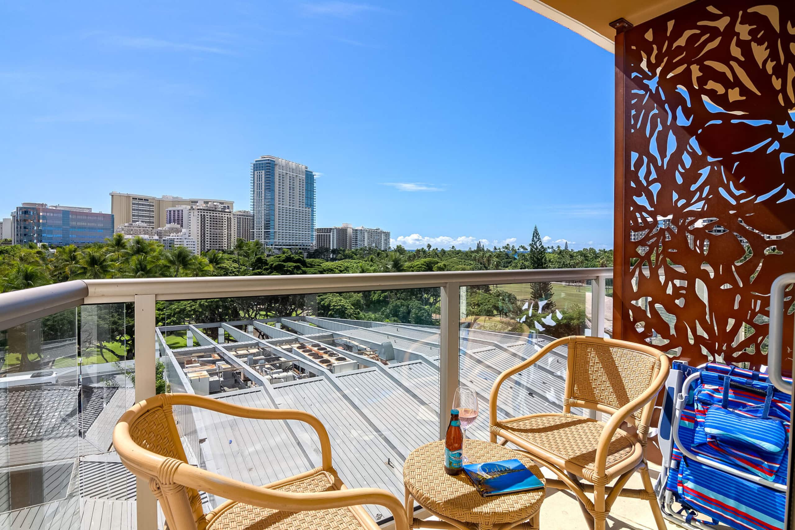 Condo in Honolulu · ★4.67 · 1 bedroom · 2 beds · 1 private bath - Image 2