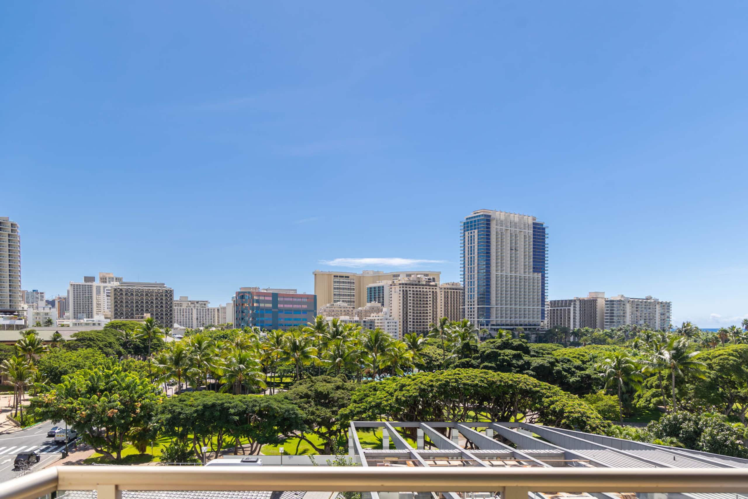 Condo in Honolulu · ★4.67 · 1 bedroom · 2 beds · 1 private bath - Image 33
