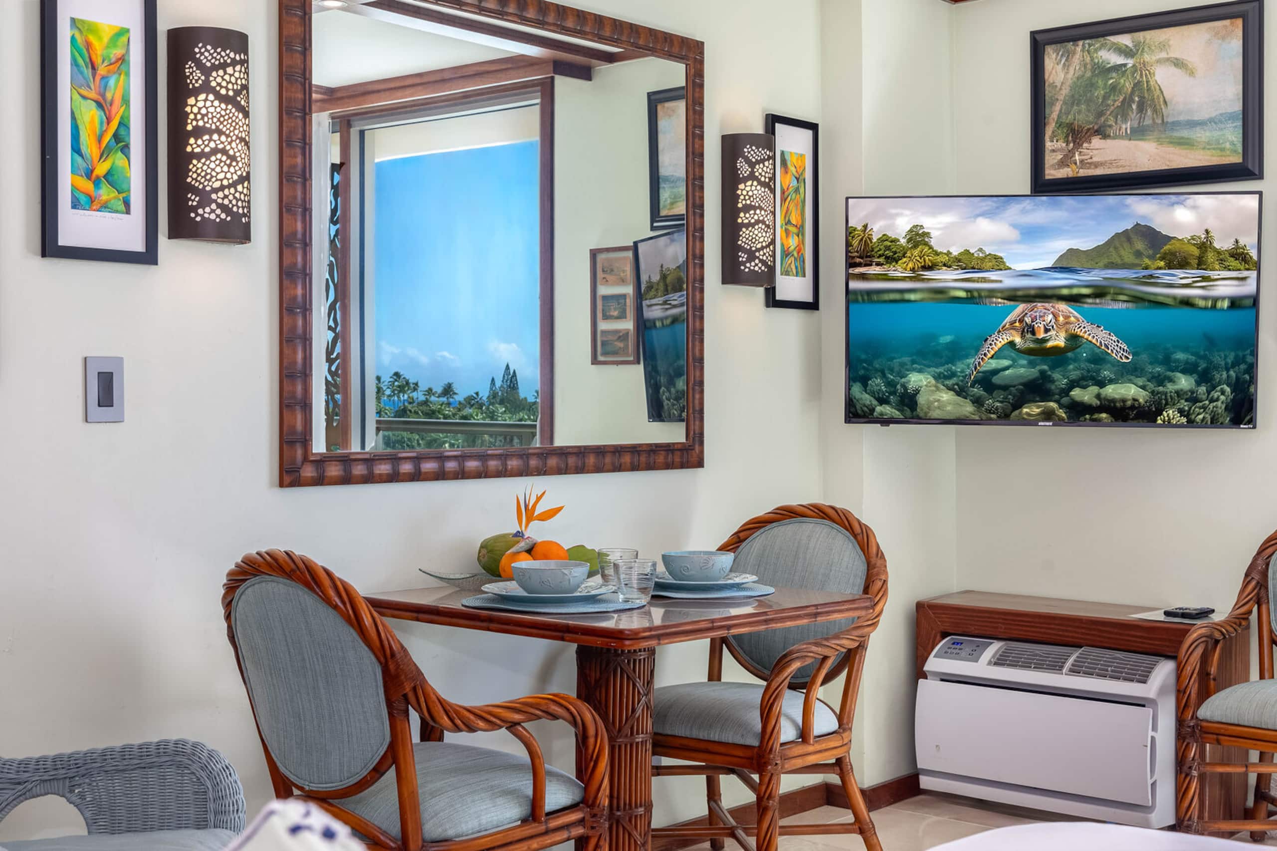 Condo in Honolulu · ★4.67 · 1 bedroom · 2 beds · 1 private bath - Image 14