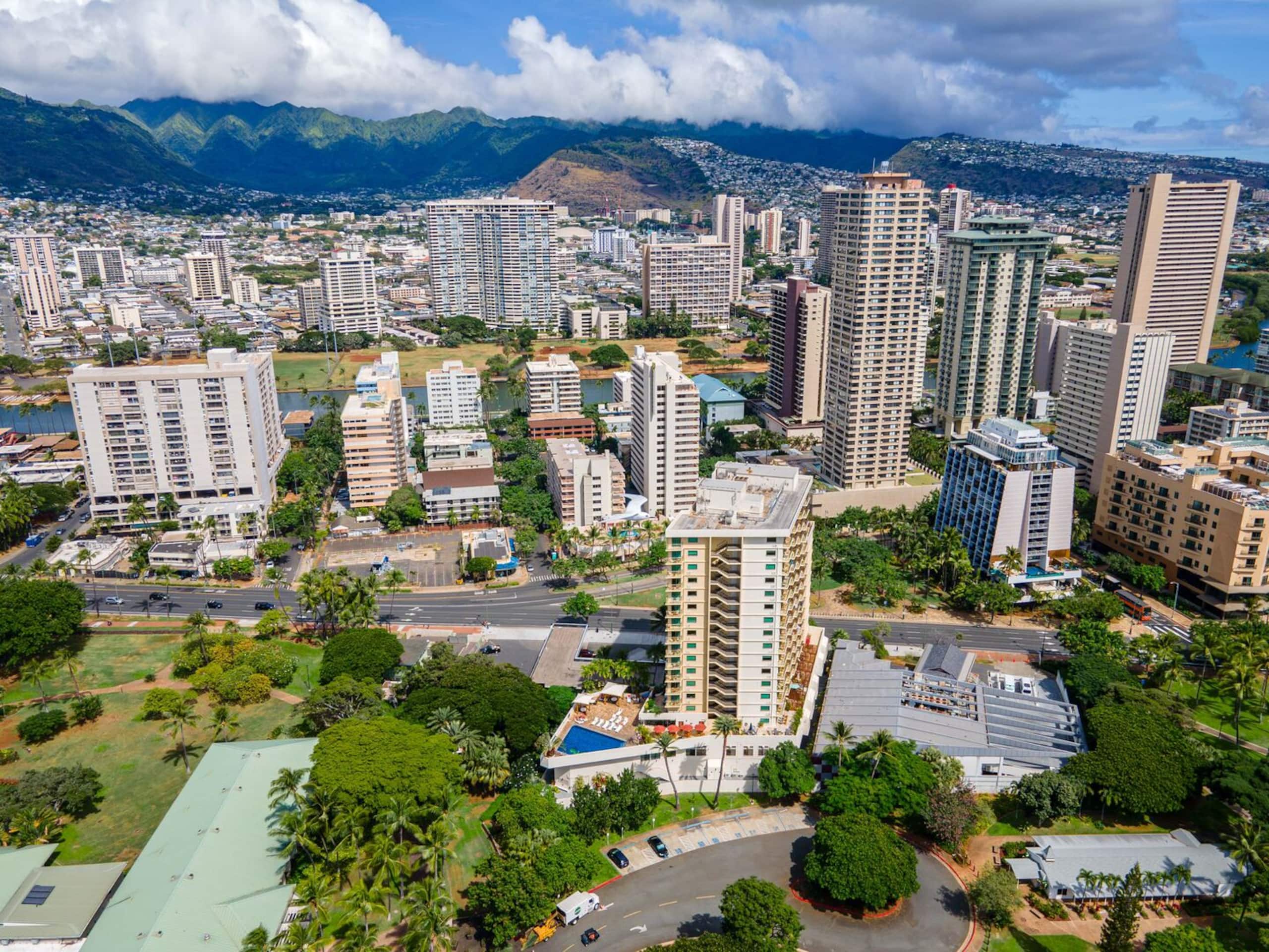 Condo in Honolulu · ★4.67 · 1 bedroom · 2 beds · 1 private bath - Image 48