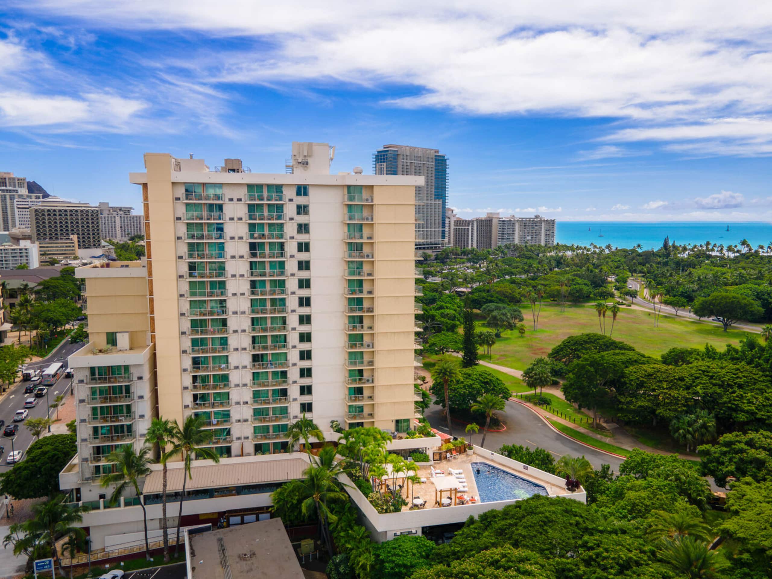 Condo in Honolulu · ★4.67 · 1 bedroom · 2 beds · 1 private bath - Image 42