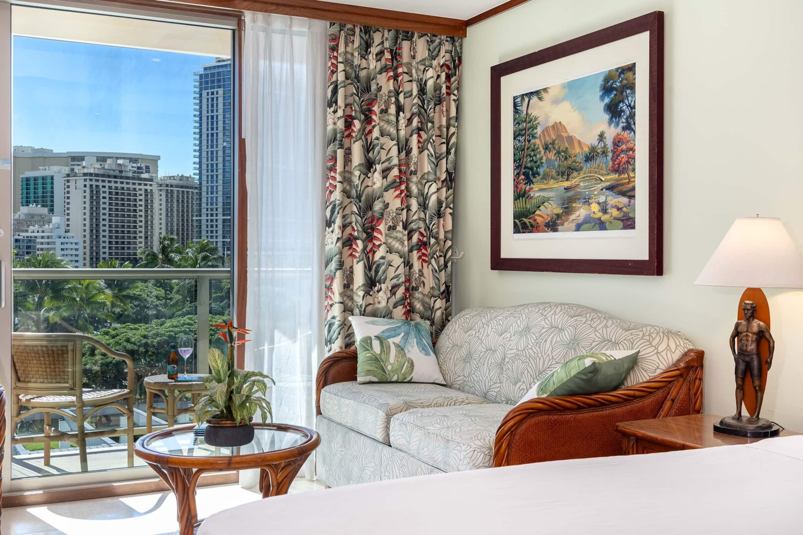 Condo in Honolulu · ★4.67 · 1 bedroom · 2 beds · 1 private bath - Image 16