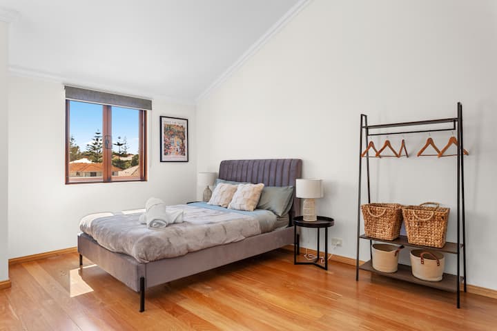Dormitorio 4 combinado con una lujosa sala de estar 