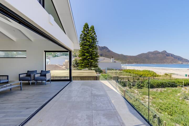 3 Bed On The Beach | Ocean Views from 2 Balconies gallery image 5