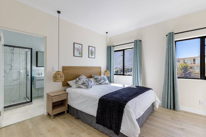 3 Bed On The Beach | Ocean Views from 2 Balconies gallery image 3