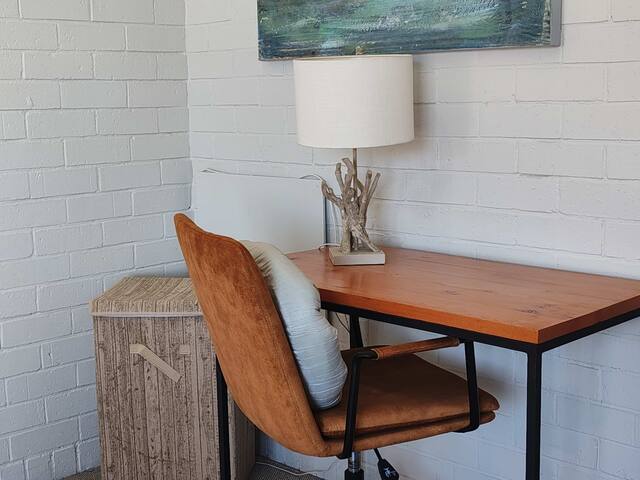 5-Bedroom Sunset Bay Views Stay in Hout Bay gallery image 4