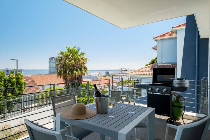 Gorgeous 2bed Sea Point Apt with Sea Views Mirabel gallery image 4