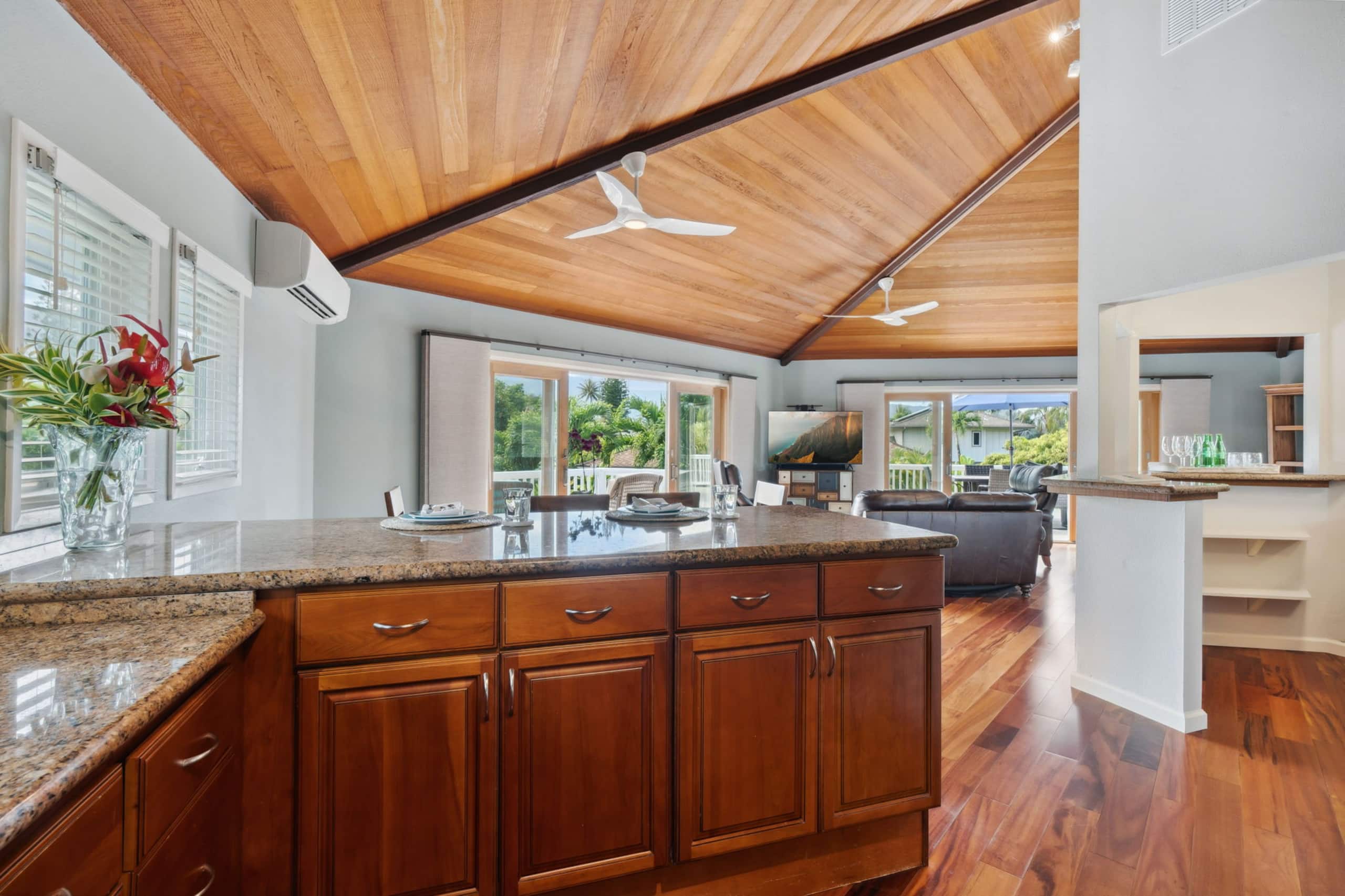Home in Princeville · ★4.25 · 3 bedrooms · 3 beds · 3.5 baths - Image 38