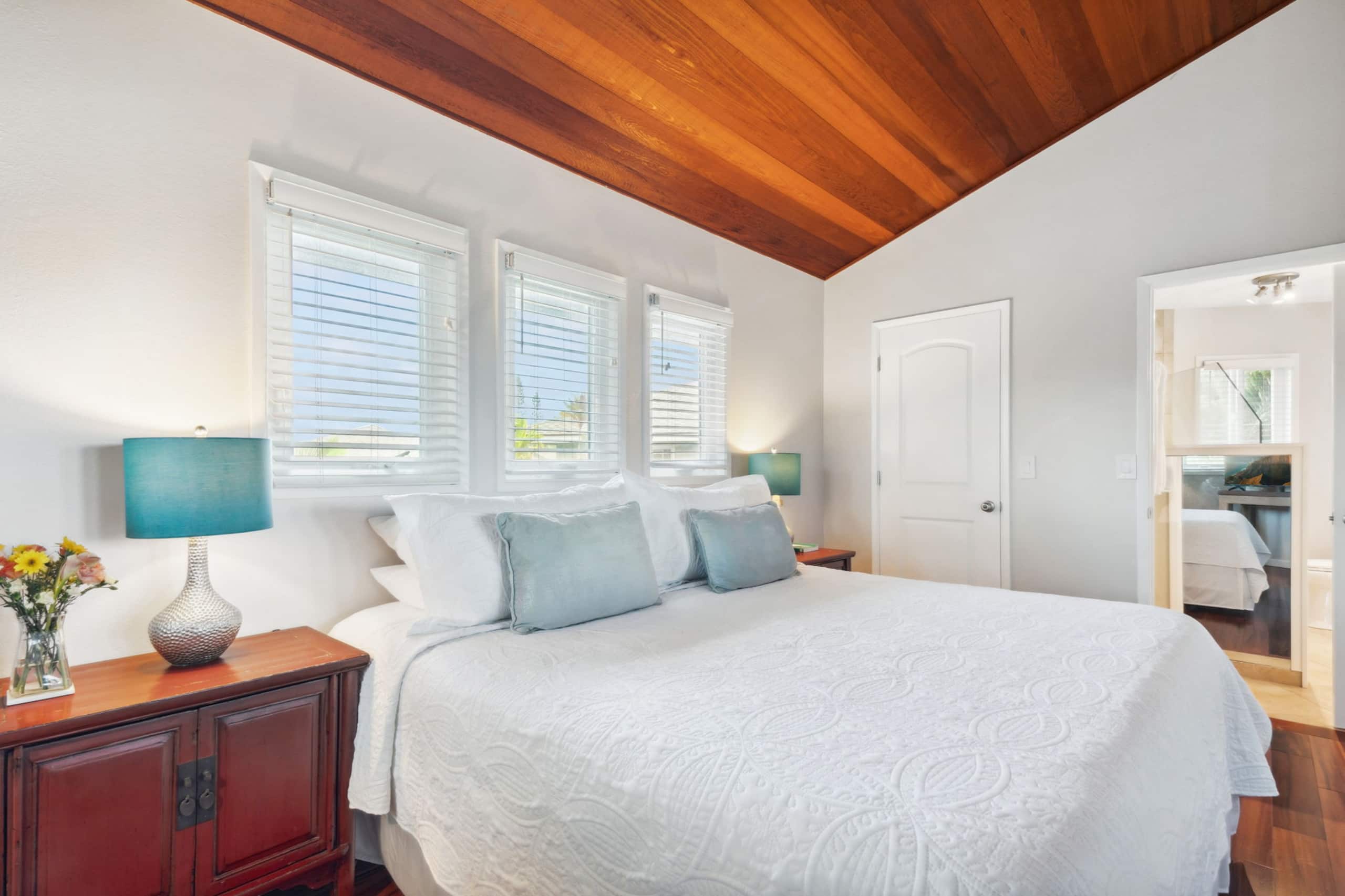 Home in Princeville · ★4.25 · 3 bedrooms · 3 beds · 3.5 baths - Image 42