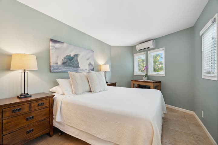 חדר אורחים בקומה התחתונה