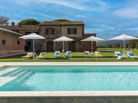 Francigena Estate 8, Emma Villas