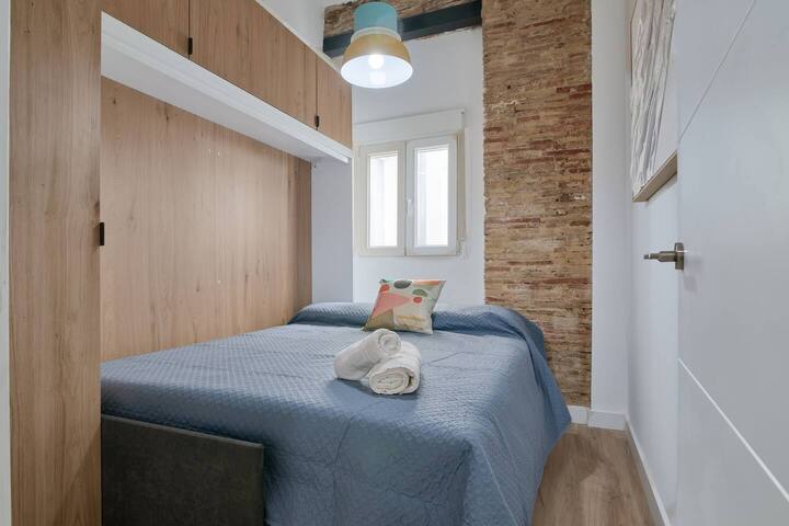 2 Bdr High Ceilings Flat in Old Town Torres Quart gallery image 3