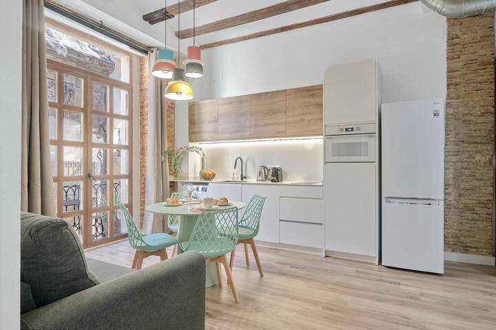 2 Bdr High Ceilings Flat in Old Town Torres Quart gallery image 2