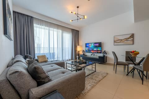 Popular Airbnb listing: Luxury apartment in Creek Harbor in Al Kheeran First