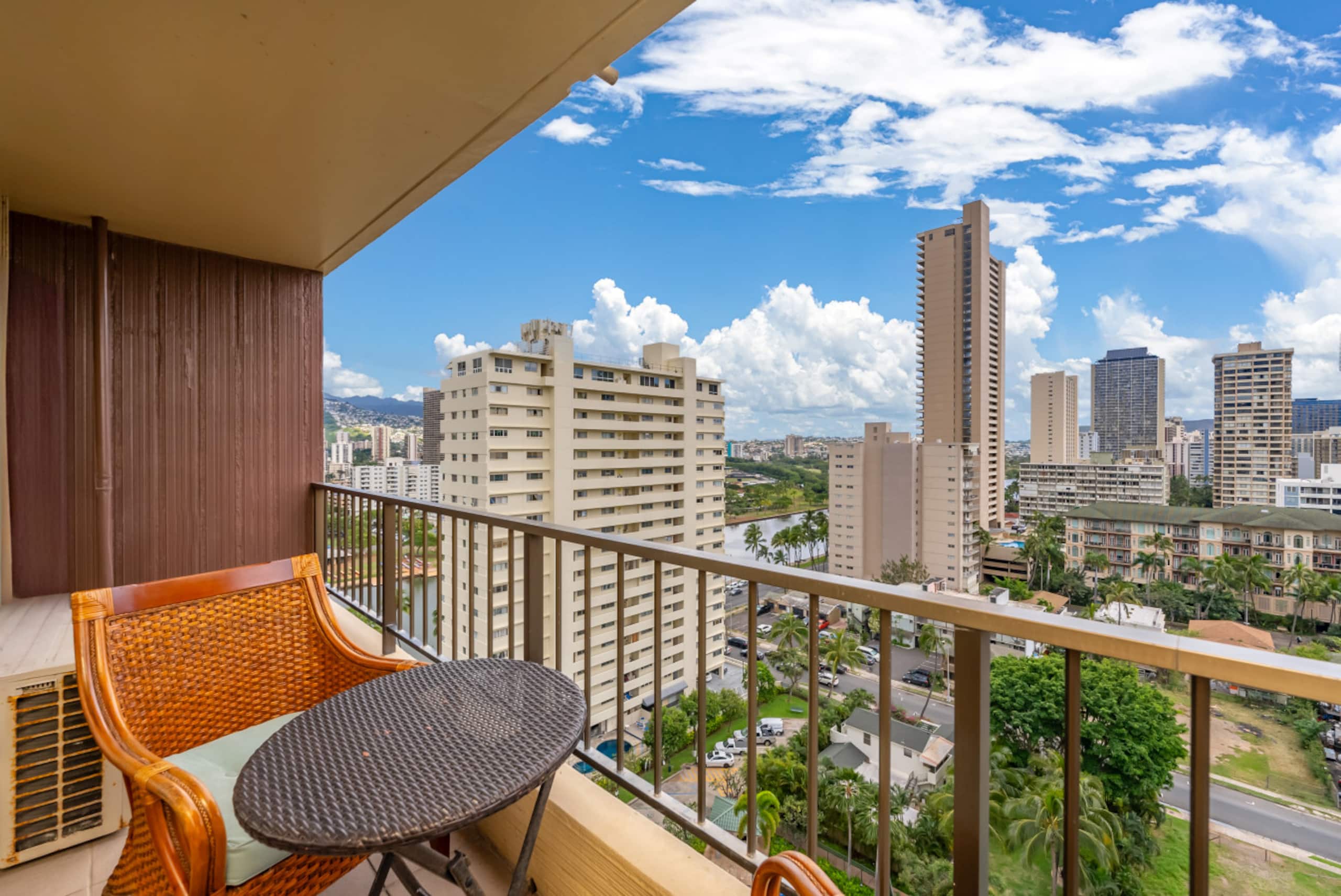 Honu Hale Waikiki: 2BDR  Spacious Panoramic View - Image 36