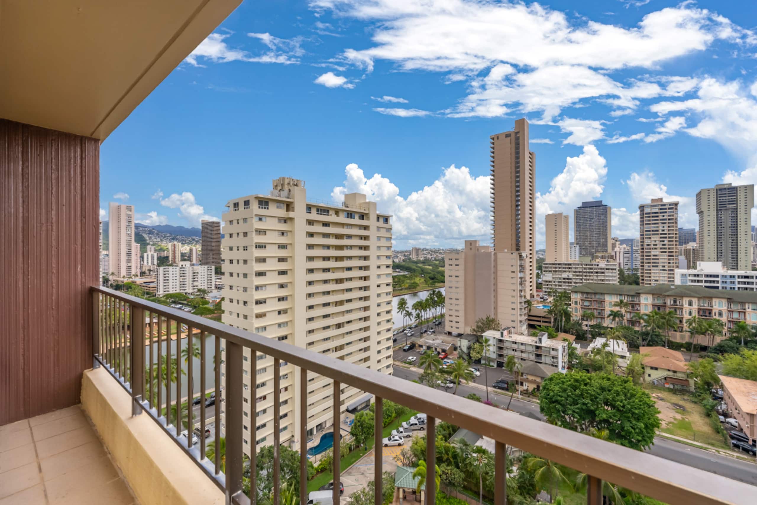 Honu Hale Waikiki: 2BDR  Spacious Panoramic View - Image 37