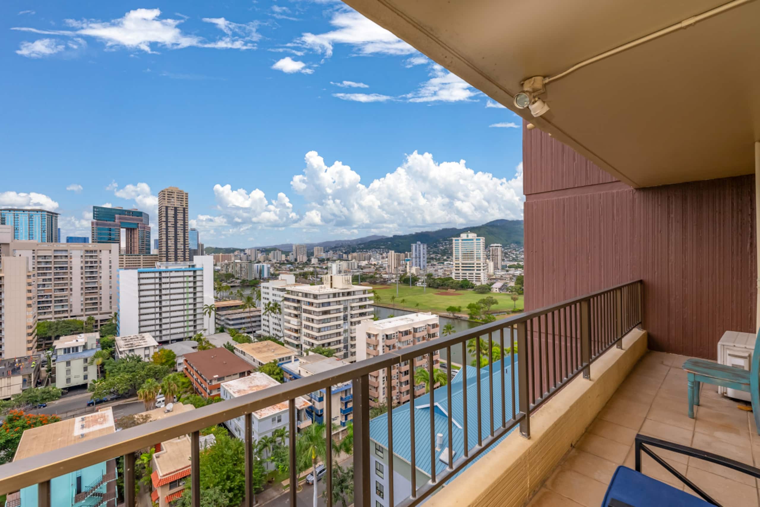 Honu Hale Waikiki: 2BDR  Spacious Panoramic View - Image 41