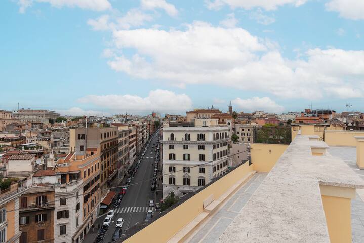2-Bedroom flat with Terrace near the Colosseum gallery image 5
