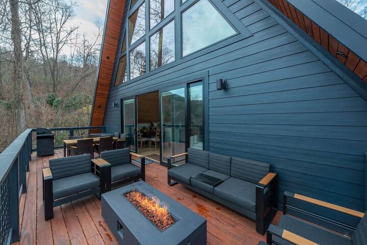 Modern A-Frame Cabin with Panoramic Views| Hot Tub gallery image 4
