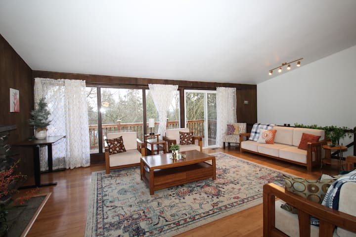 Peaceful Retreat Serene Lake Forest Park House - Lynnwood, WA