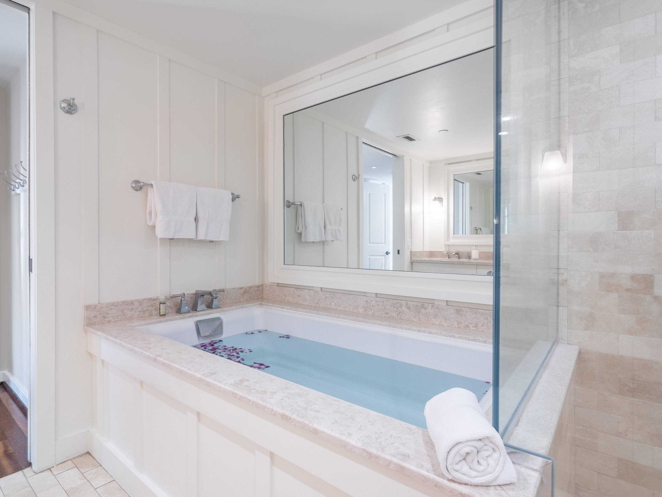 Villa in Kahuku · ★4.9 · 3 bedrooms · 4 beds · 2 private baths - Image 14