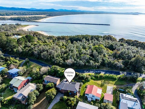 Bertie's 3 beaches -Firepit, 5min Walk to Beaches