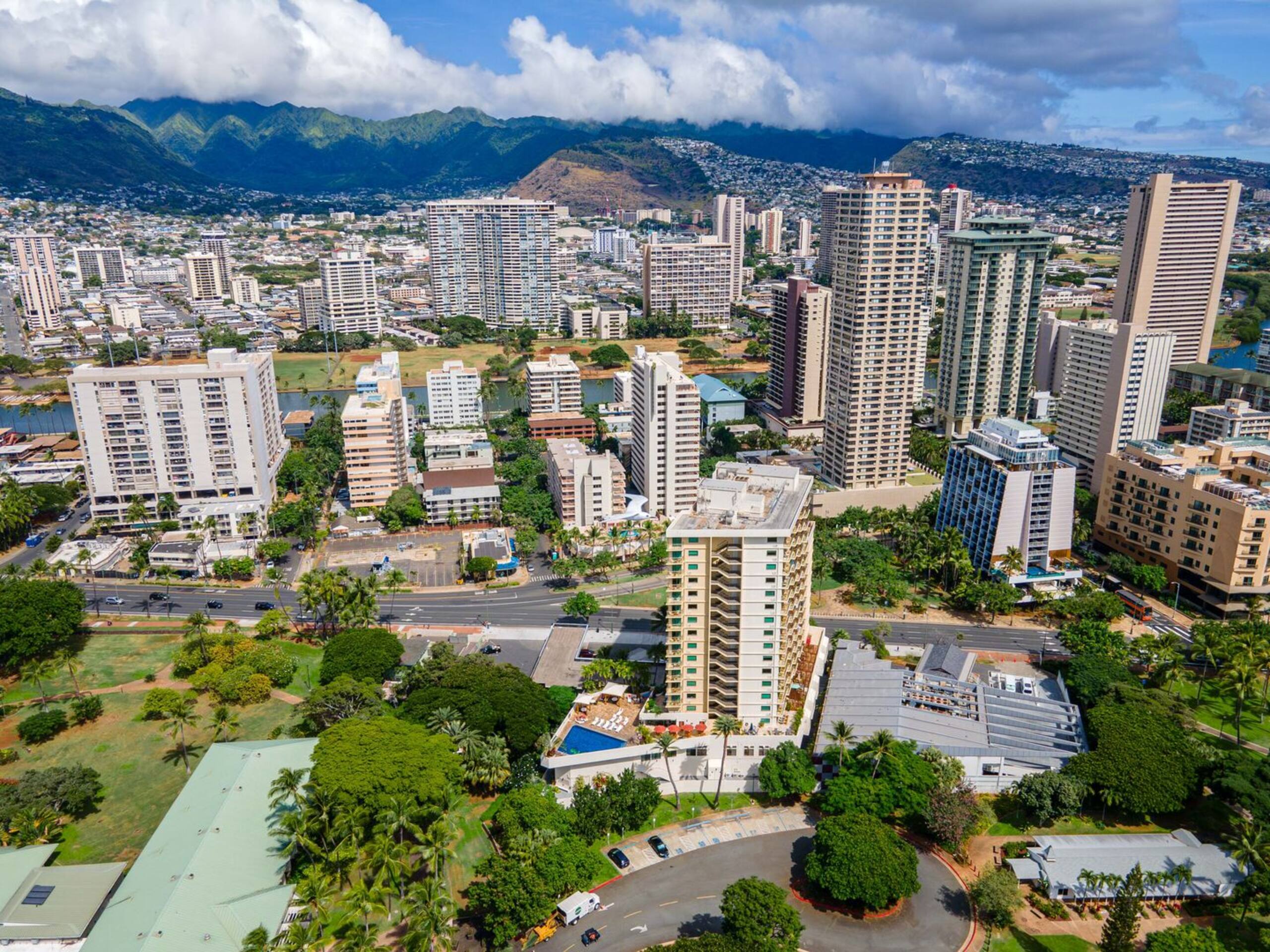 Condo in Honolulu · ★4.82 · 1 bedroom · 2 beds · 1 private bath - Image 47