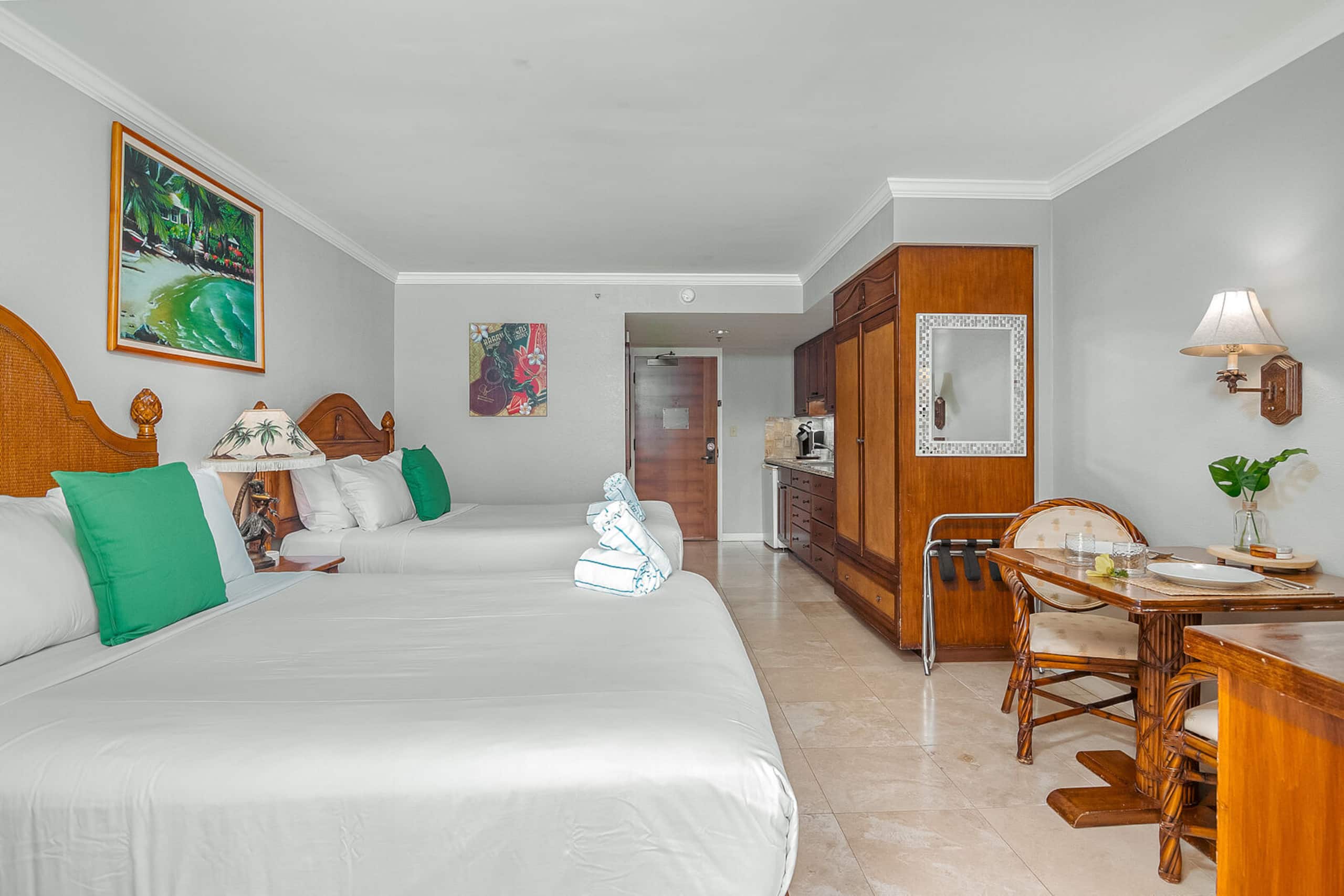 Condo in Honolulu · ★4.82 · 1 bedroom · 2 beds · 1 private bath - Image 12