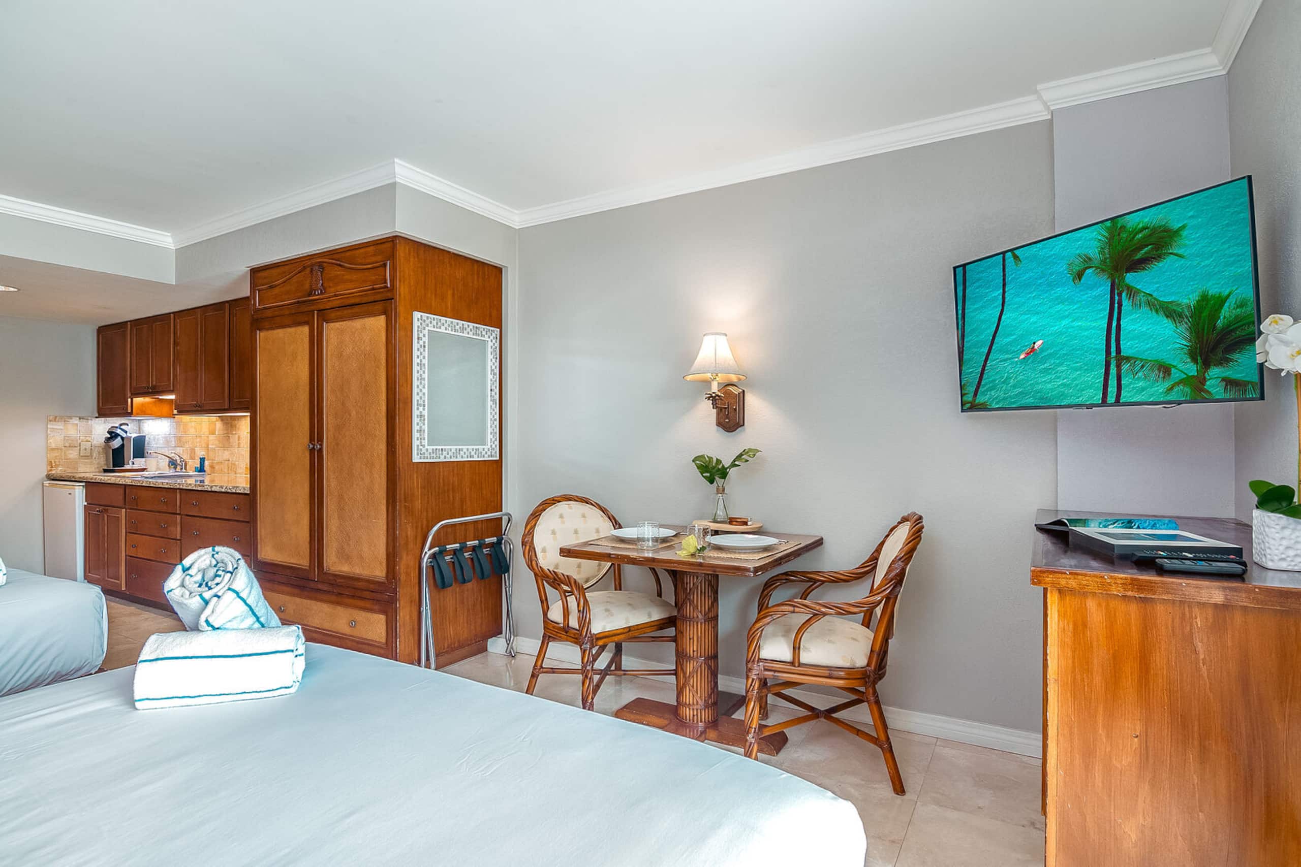 Condo in Honolulu · ★4.82 · 1 bedroom · 2 beds · 1 private bath - Image 16