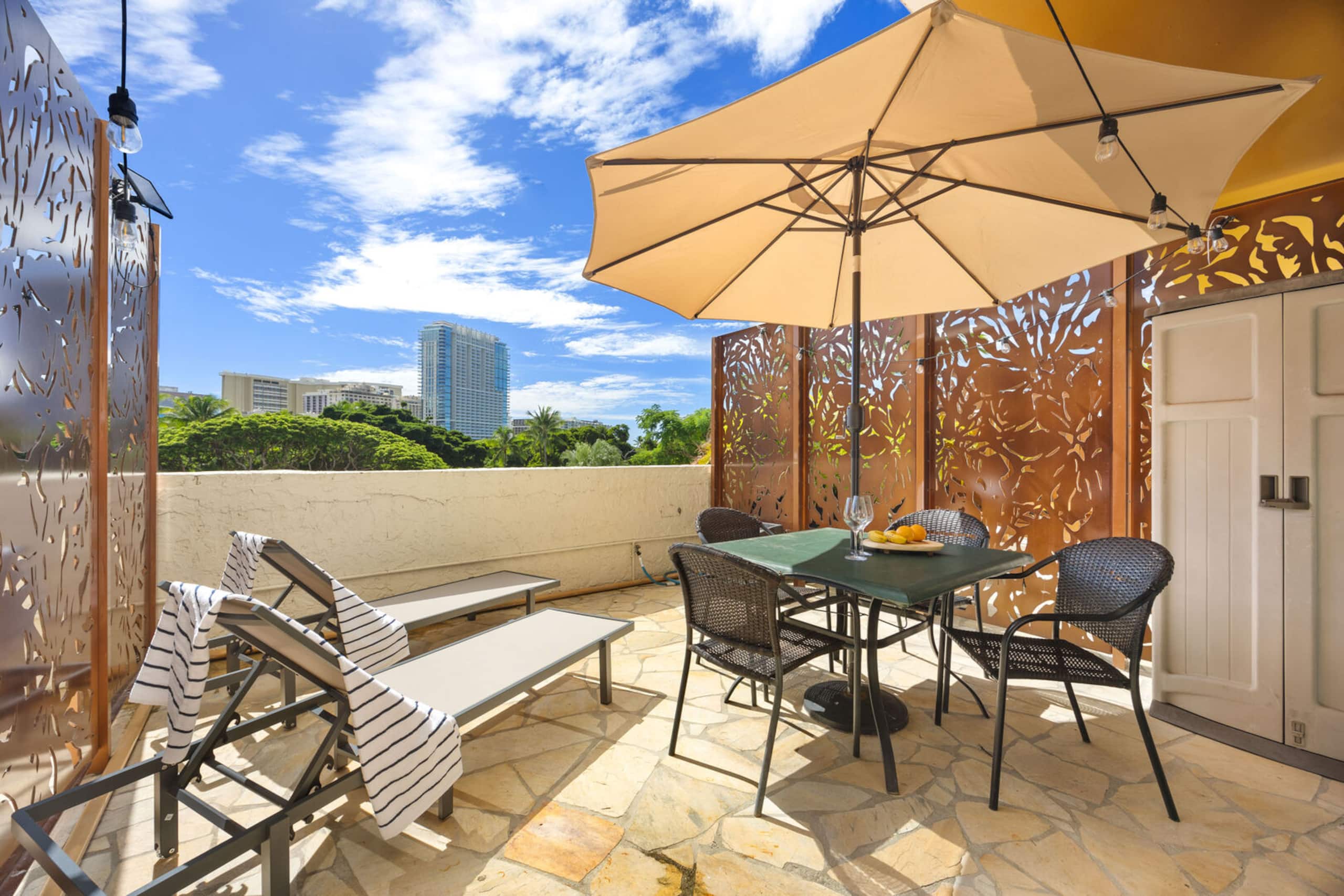 Condo in Honolulu · ★4.82 · 1 bedroom · 2 beds · 1 private bath - Image 26