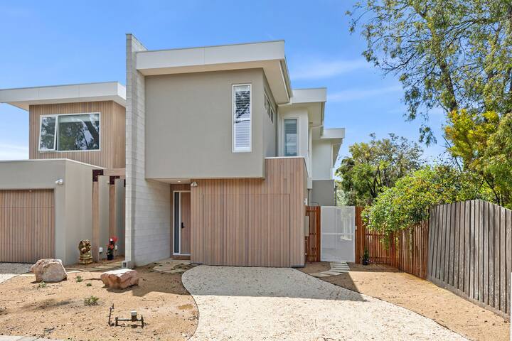 Lonnie gallery image 2