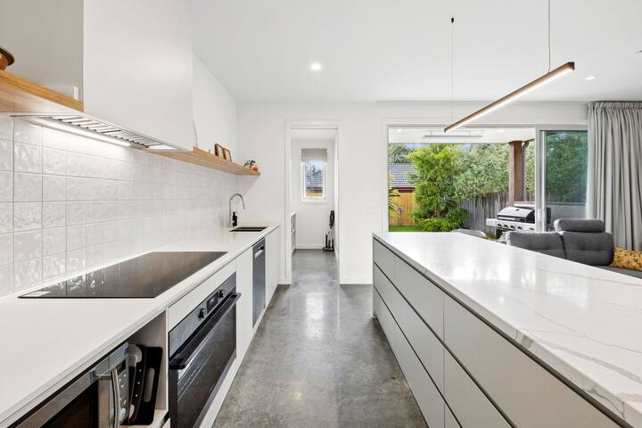 Lonnie gallery image 5