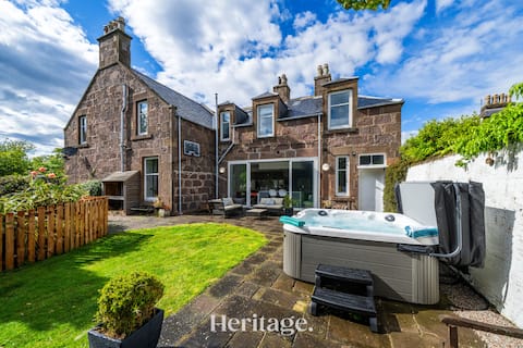 Sunnybrae House, Getaway with Hot Tub, Stonehaven