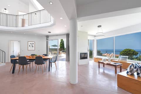 Villa Casa De Sun with Seaview & Pool