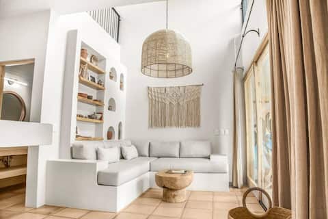 Popular Airbnb listing: Bohème Haven • Steps 2 Shore • Plunge Pool •2Kings in Bahía De Banderas