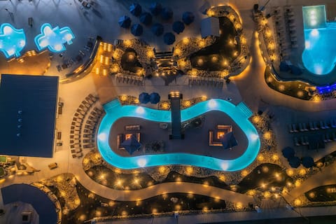 Lazzee River Getaway - Fun at the Resort Waterpark
