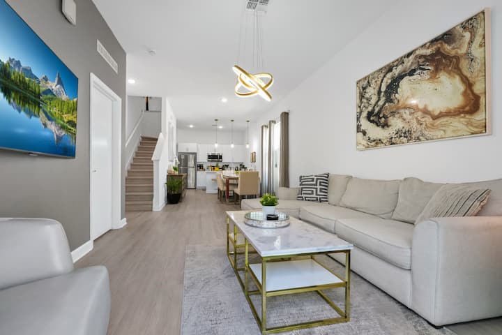 สว่าง กว้างขวาง และอบอุ่น — บ้านหลังที่สองของคุณ!