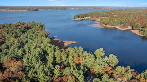 Castle Rock Lake-Games-Bar-Fireplaces & Fire Pits