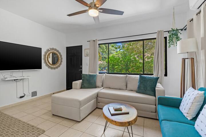 Casa Verde 2b/2b Completely Renovated Ground Unit