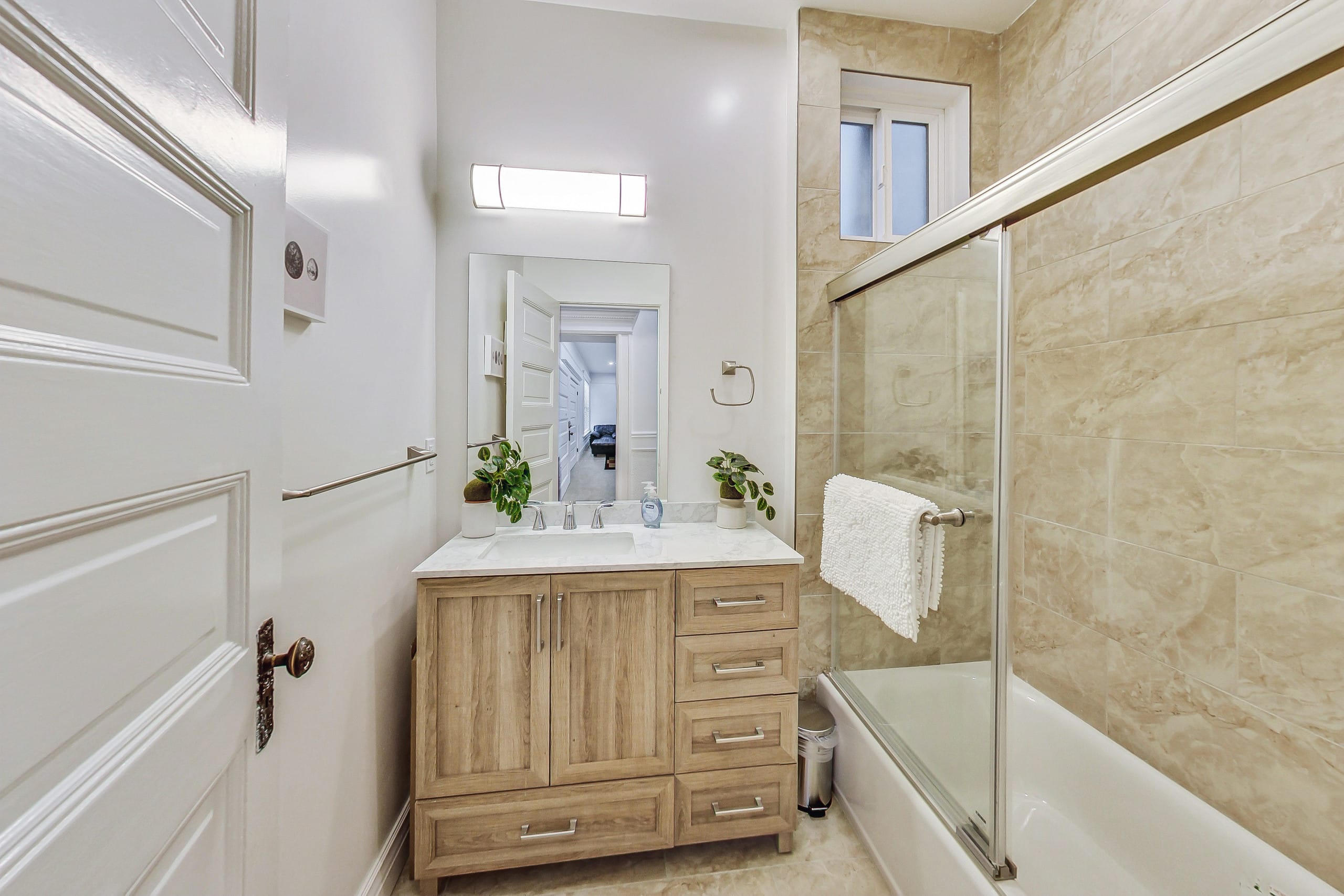 Home in San Francisco · ★5.0 · 5 bedrooms · 5 beds · 1.5 baths - Image 28