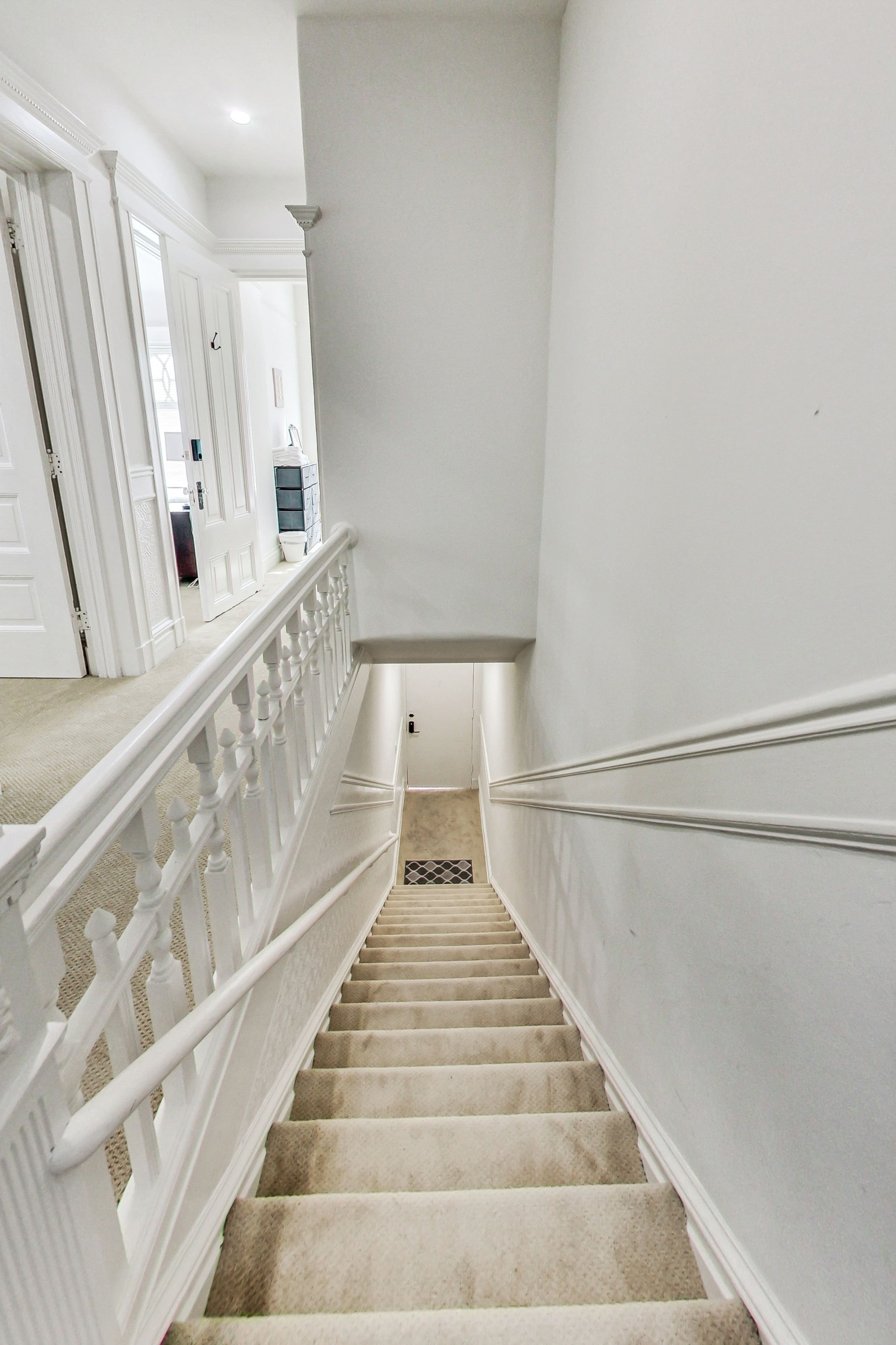Home in San Francisco · ★5.0 · 5 bedrooms · 5 beds · 1.5 baths - Image 8