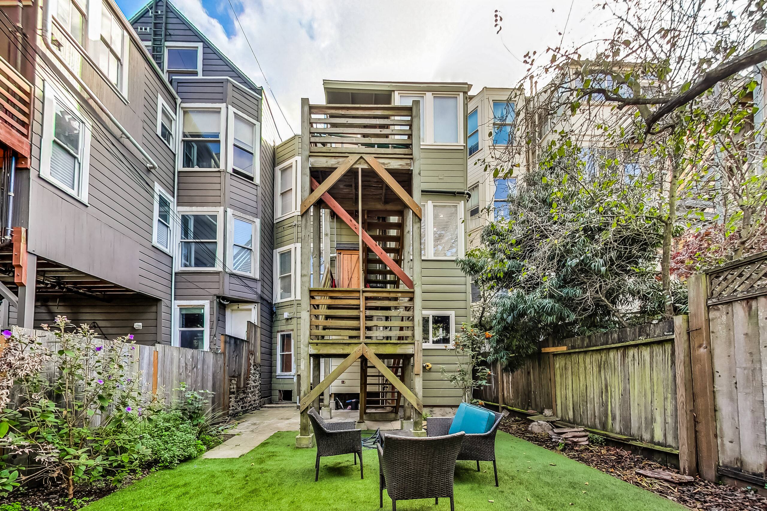 Home in San Francisco · ★5.0 · 5 bedrooms · 5 beds · 1.5 baths - Image 42
