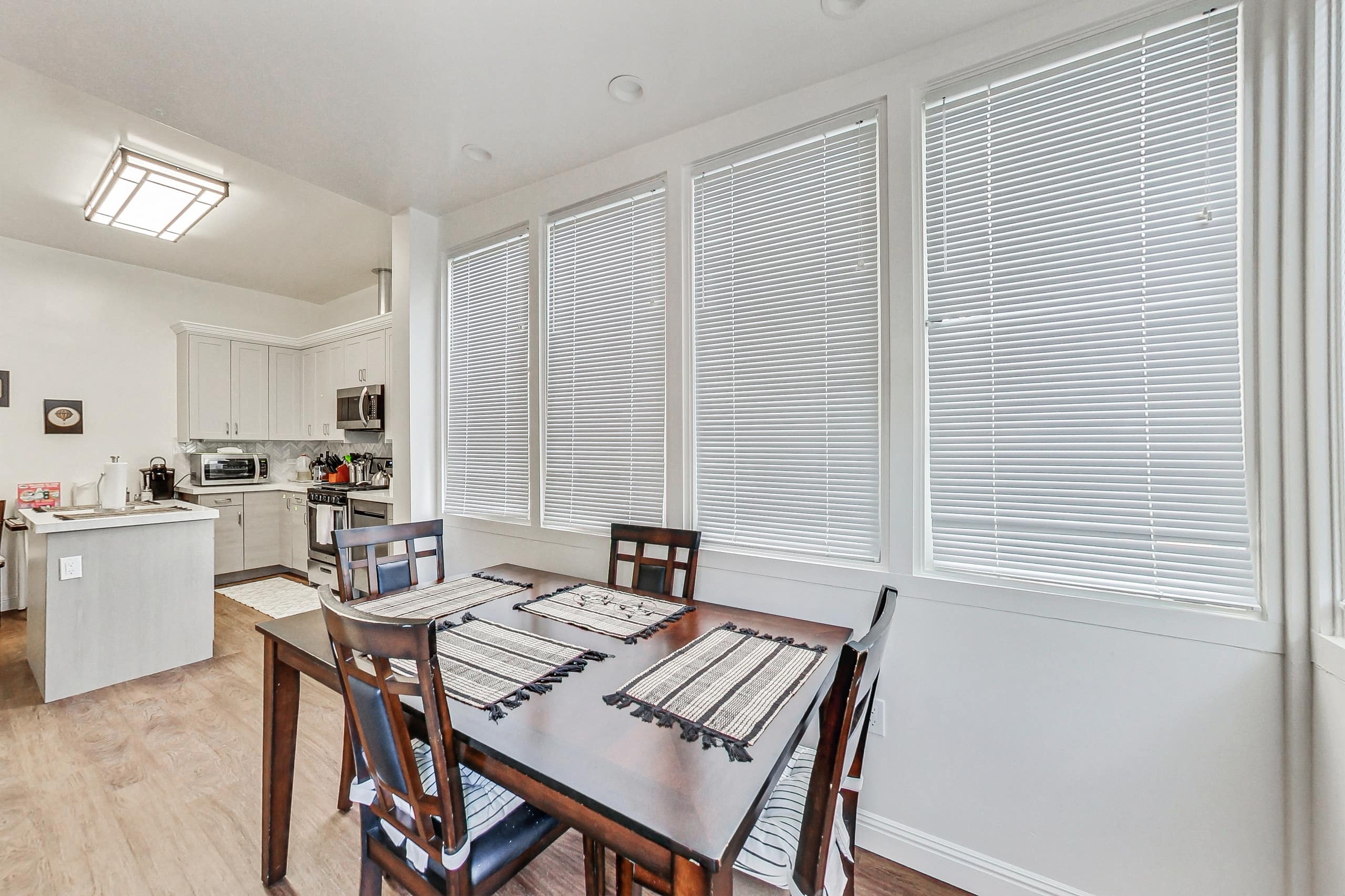 Home in San Francisco · ★5.0 · 5 bedrooms · 5 beds · 1.5 baths - Image 37